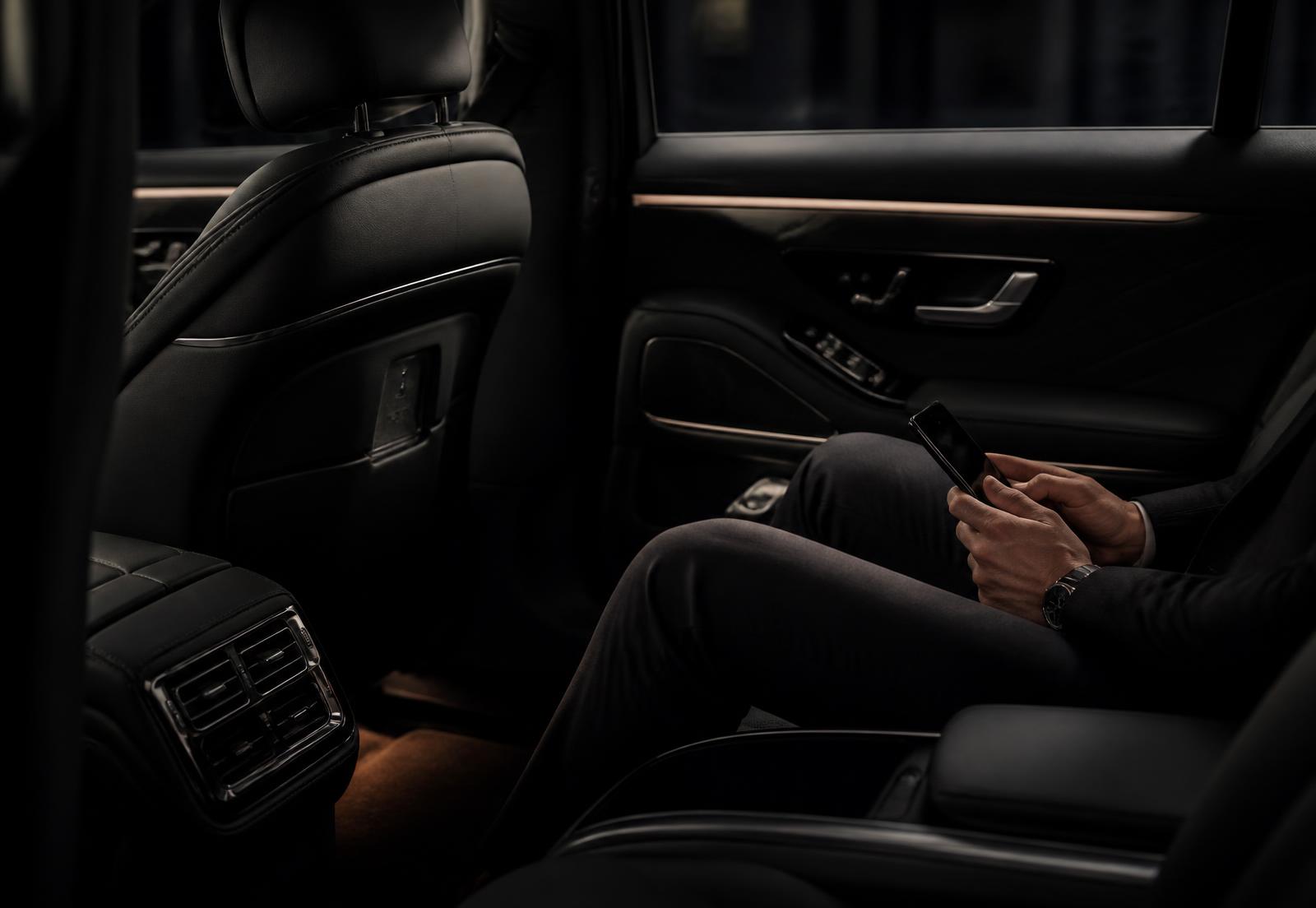 Intérieur d'une berline premium ONYX Signature avec chauffeur à Yaoundé